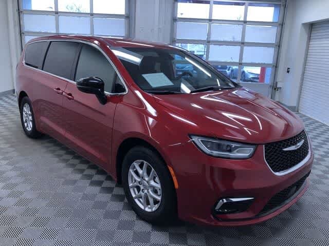 Thumbnail: 2025 Chrysler Pacifica - 38