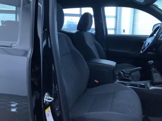 Thumbnail: 2018 Toyota Tacoma - 17