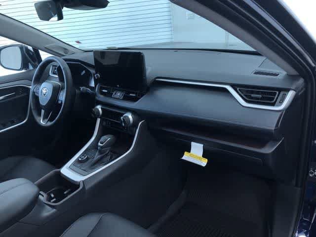 Thumbnail: 2025 Toyota RAV4 - 15