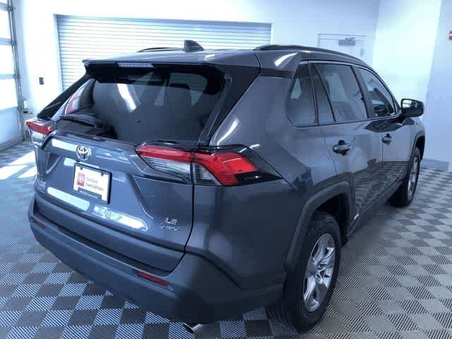 2025 Toyota RAV4 LE - Photo 34