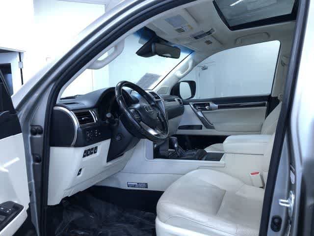 Thumbnail: 2020 Lexus GX - 10