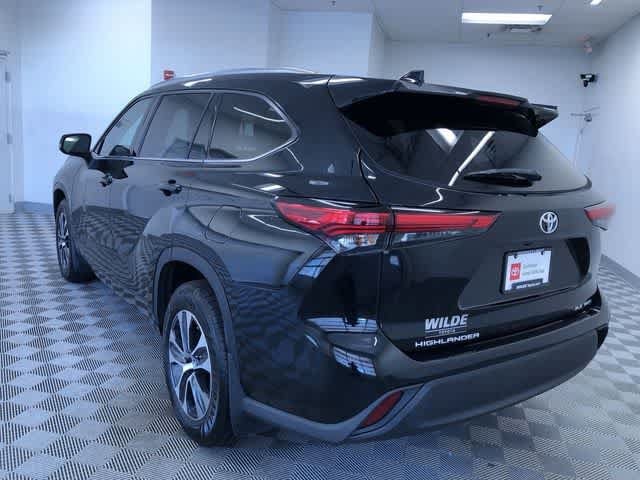 Thumbnail: 2021 Toyota Highlander - 12
