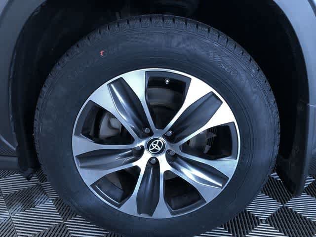 Thumbnail: 2023 Toyota Highlander - 18