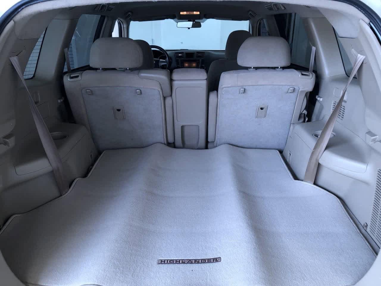 Thumbnail: 2013 Toyota Highlander - 31
