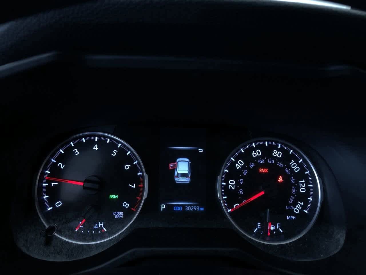 2022 Toyota RAV4 XLE 32