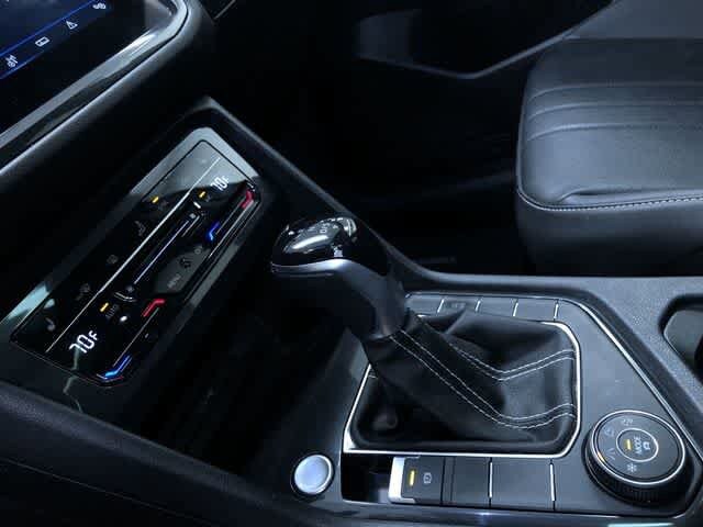 Thumbnail: 2022 Volkswagen Tiguan - 30