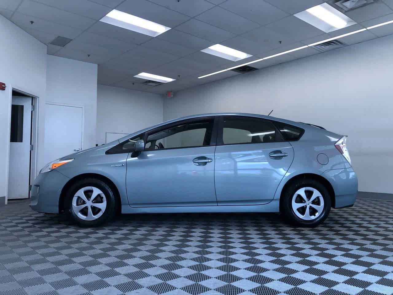 Thumbnail: 2013 Toyota Prius - 11