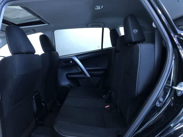 Thumbnail: 2018 Toyota RAV4 - 22