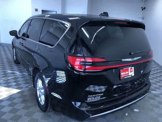 Thumbnail: 2025 Chrysler Pacifica - 13