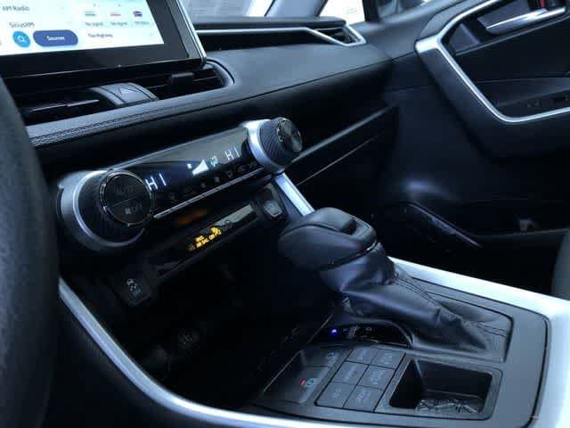 Thumbnail: 2025 Toyota RAV4 - 29