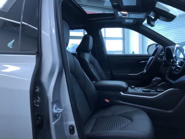 Thumbnail: 2025 Toyota Highlander - 23