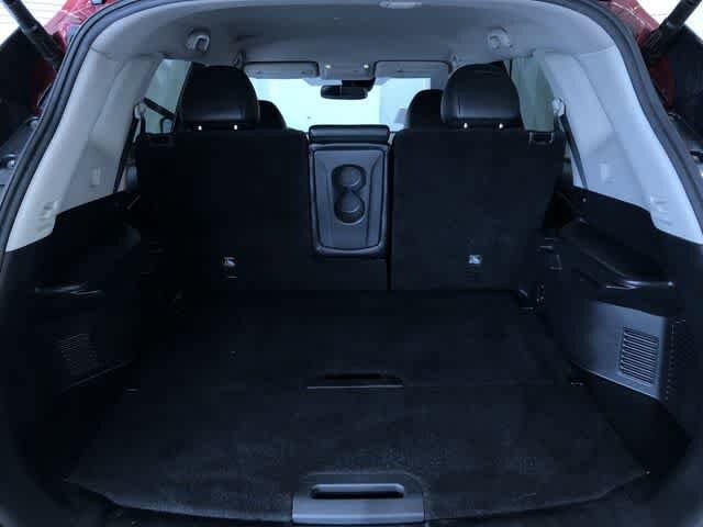 Thumbnail: 2019 Nissan Rogue - 32