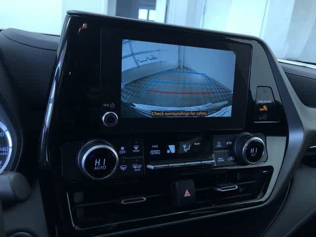 Thumbnail: 2023 Toyota Highlander - 26