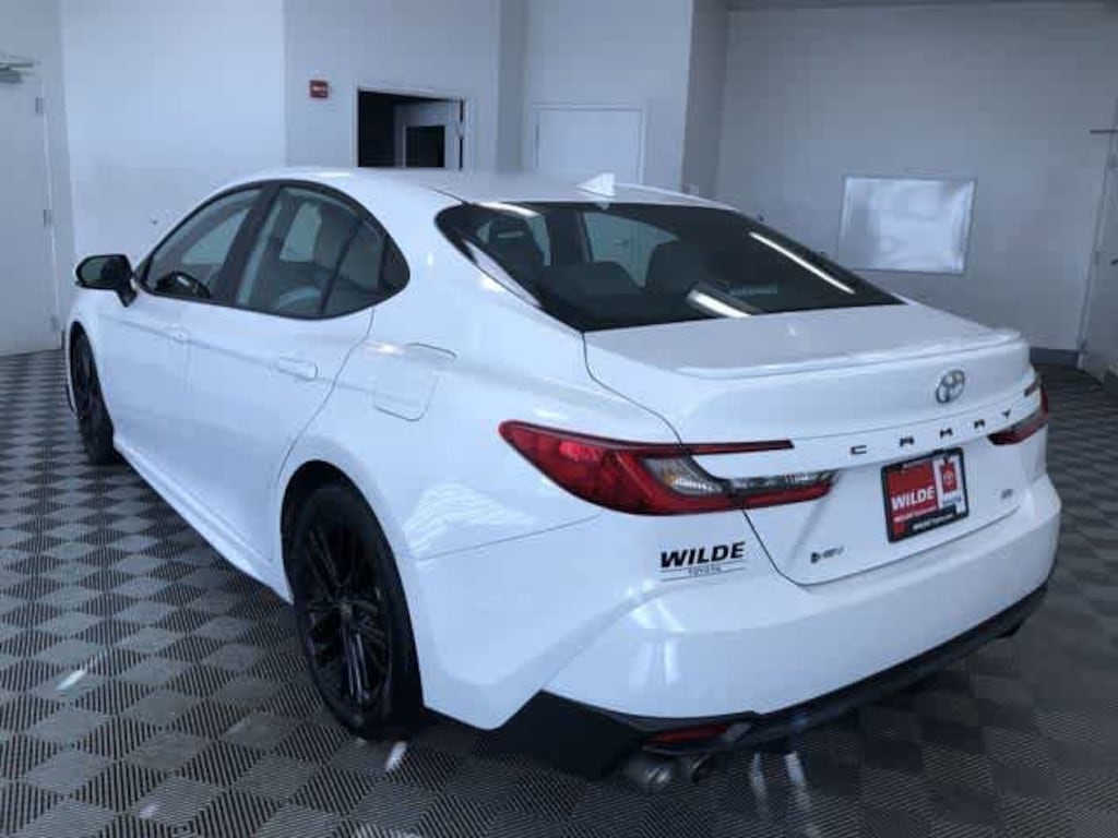 Used 2025 Toyota Camry SE Car