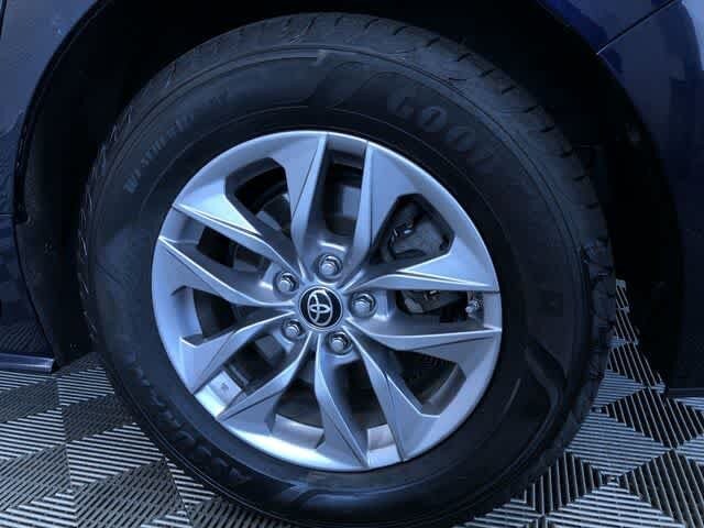 Thumbnail: 2021 Toyota Sienna - 16