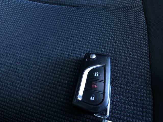 Thumbnail: 2022 Toyota RAV4 - 31