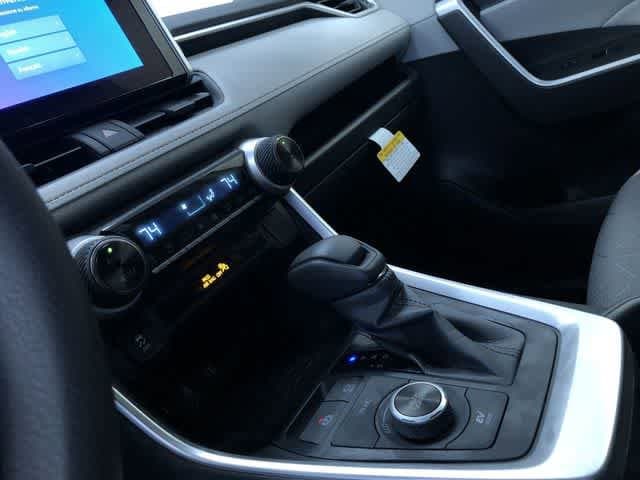 Thumbnail: 2025 Toyota RAV4 - 21