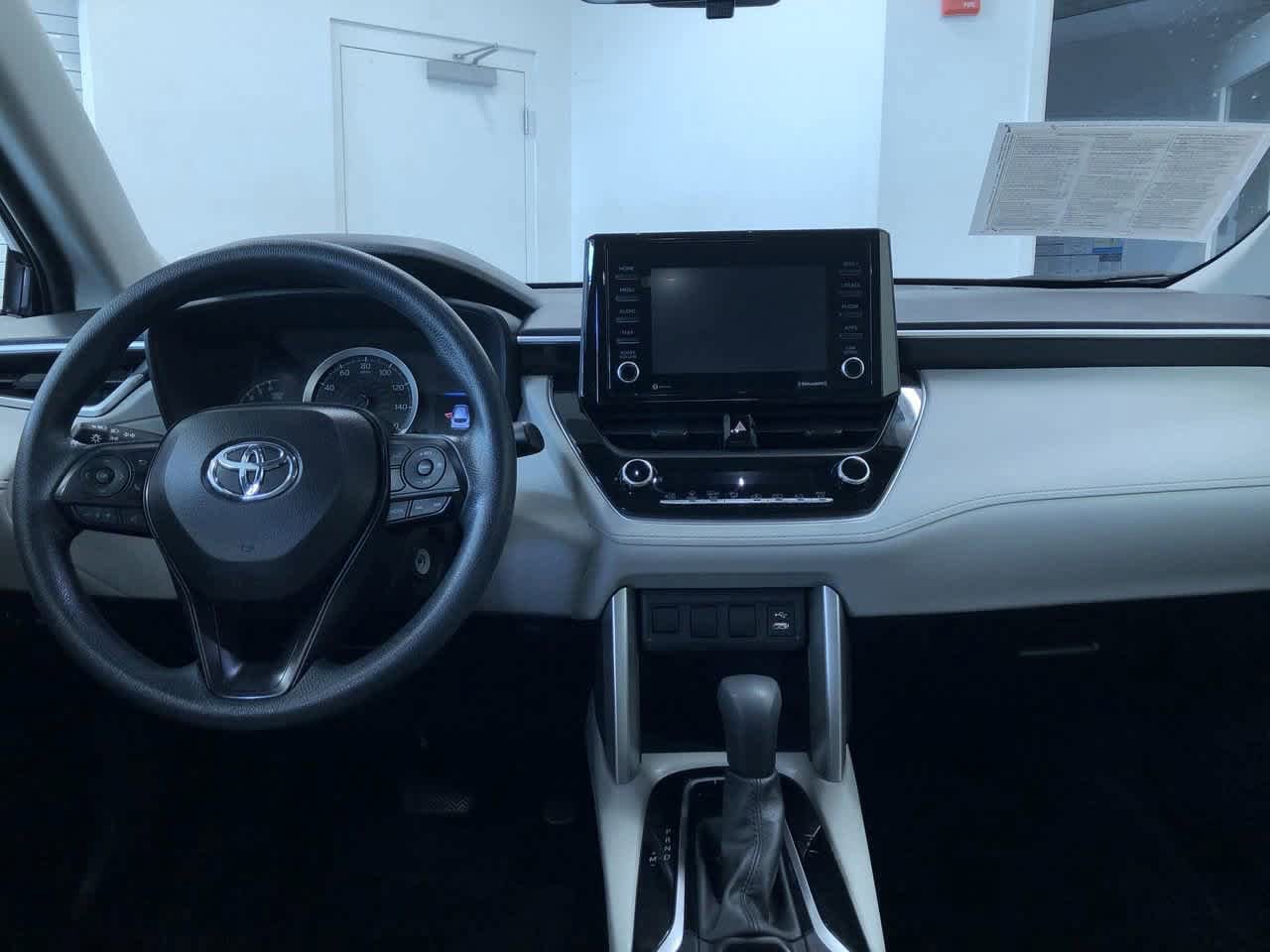 2022 Toyota Corolla Cross L 17