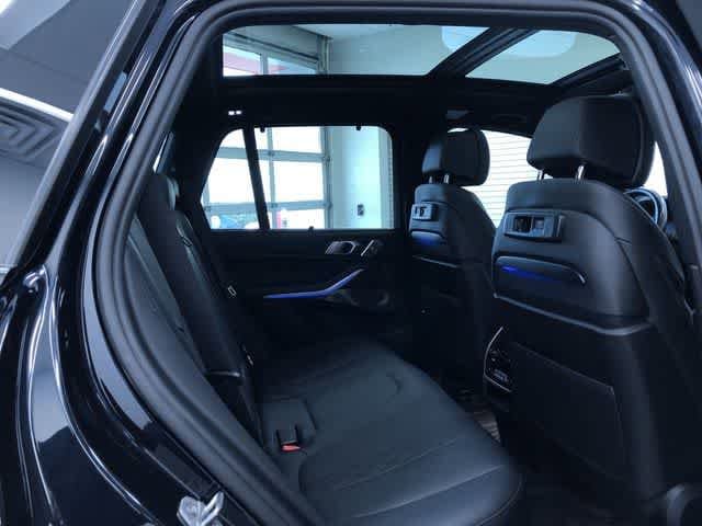 Thumbnail: 2021 BMW M5 - 22