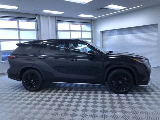 Thumbnail: 2025 Toyota Highlander - 34