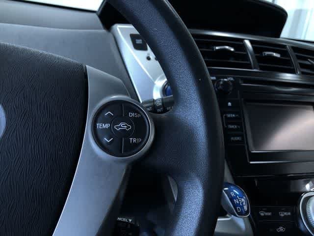 Thumbnail: 2013 Toyota Prius v - 27
