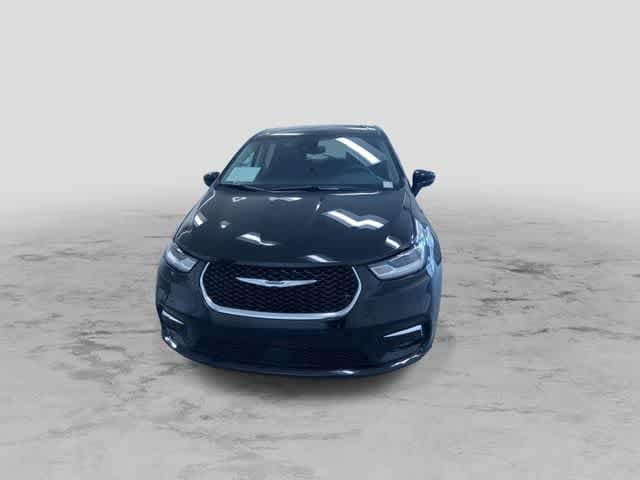 Thumbnail: 2024 Chrysler Pacifica - 5