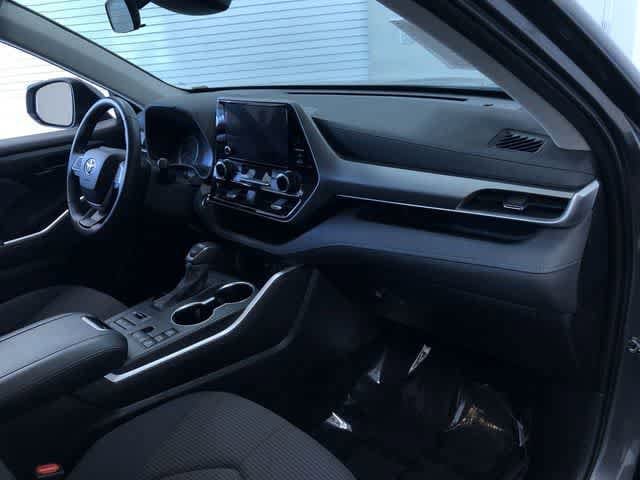 Thumbnail: 2024 Toyota Highlander - 25