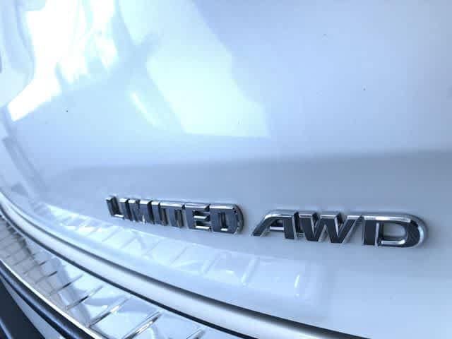 Thumbnail: 2016 Toyota Highlander - 18