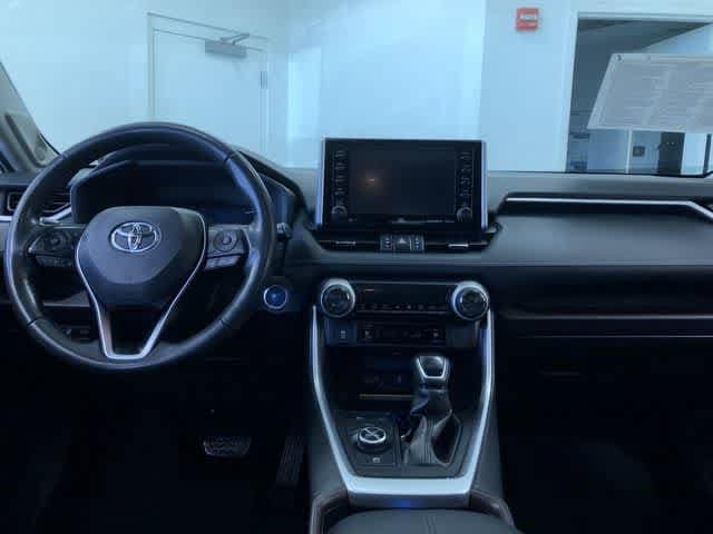 Thumbnail: 2020 Toyota RAV4 - 17