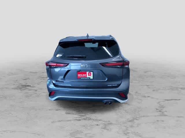 Thumbnail: 2025 Toyota Highlander - 9