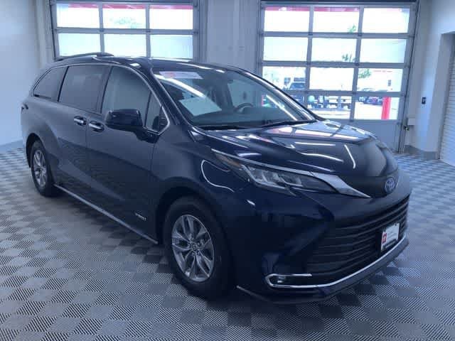 Thumbnail: 2021 Toyota Sienna - 36