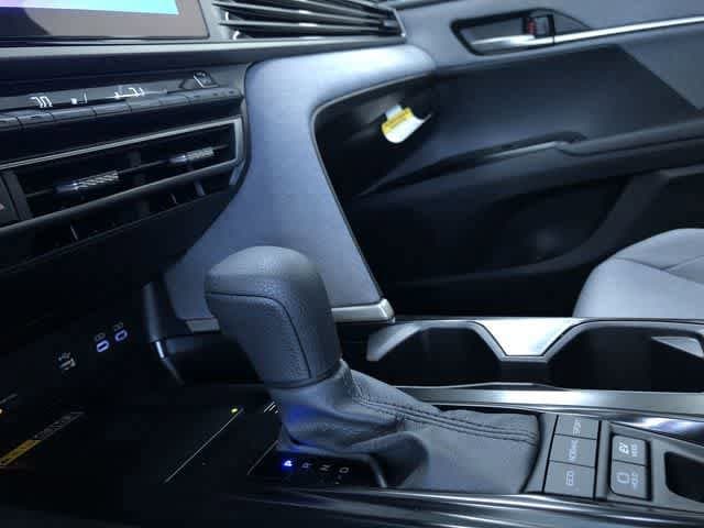 Thumbnail: 2025 Toyota Camry - 30