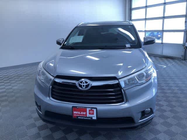 Thumbnail: 2015 Toyota Highlander - 15
