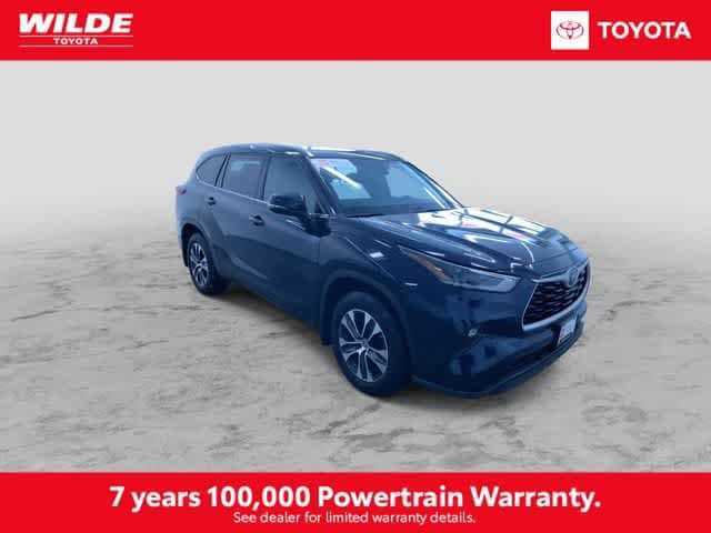 Thumbnail: 2021 Toyota Highlander - 3