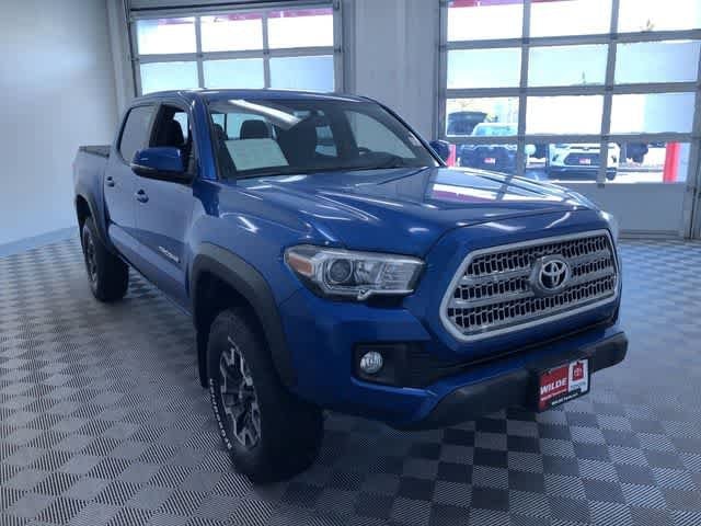 Thumbnail: 2017 Toyota Tacoma - 8