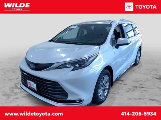 2024 Toyota Sienna Mini-van, Passenger 