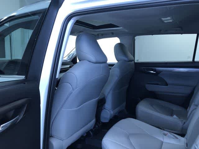 Thumbnail: 2025 Toyota Highlander - 14