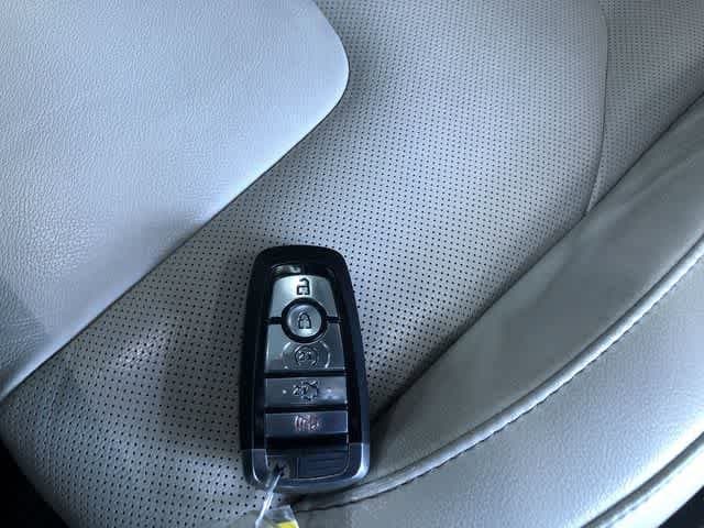 Thumbnail: 2019 Ford Edge - 32