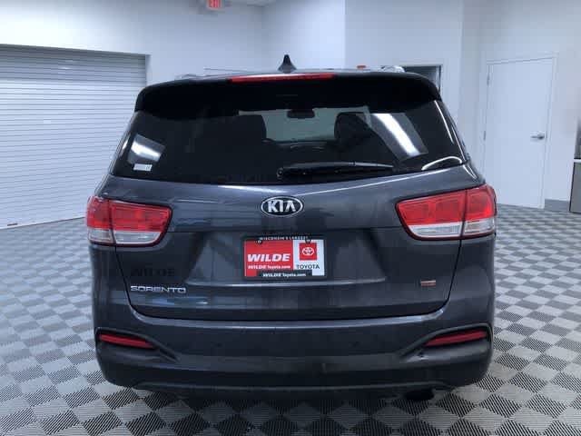 Thumbnail: 2016 Kia Sorento - 14