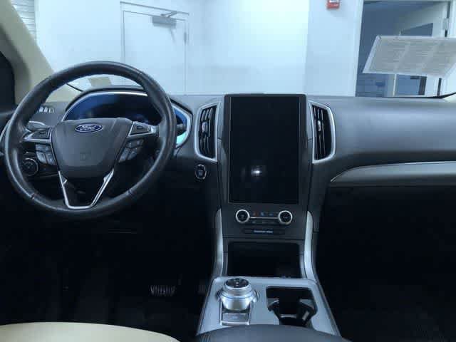 Thumbnail: 2021 Ford Edge - 18