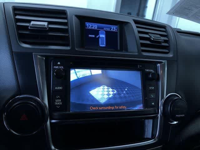 Thumbnail: 2013 Toyota Highlander - 19