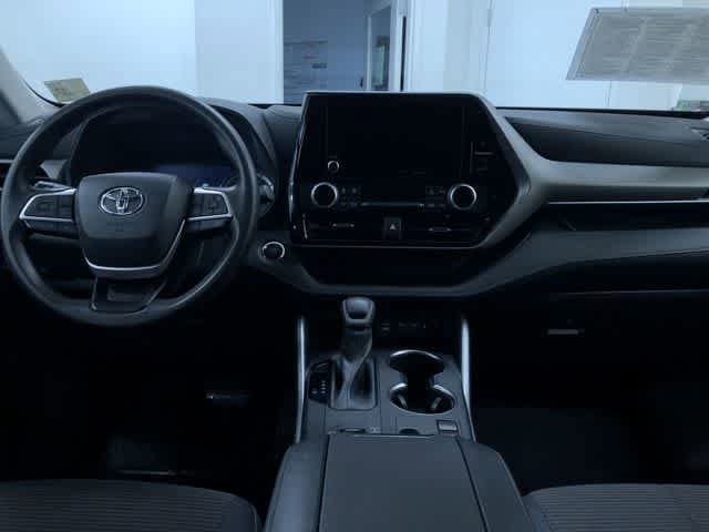 Thumbnail: 2023 Toyota Highlander - 16