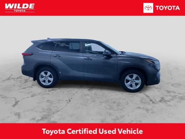 Thumbnail: 2023 Toyota Highlander - 2