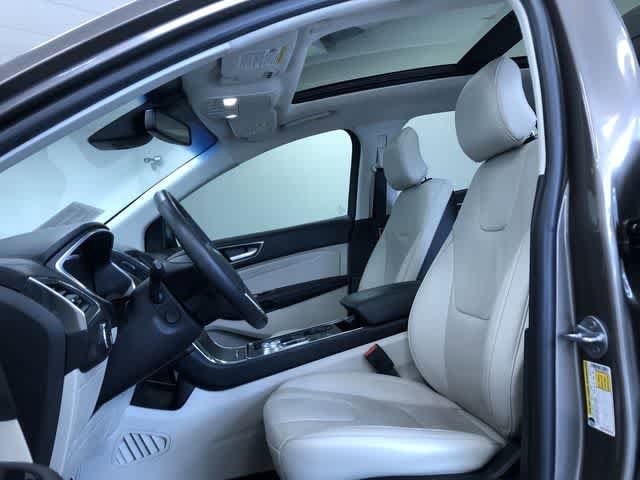 Thumbnail: 2019 Ford Edge - 19