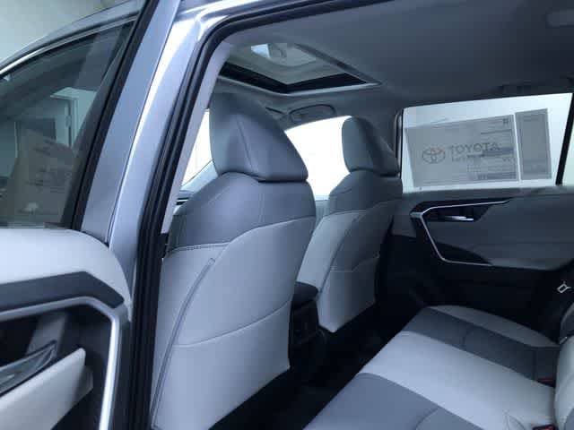 Thumbnail: 2025 Toyota RAV4 - 11