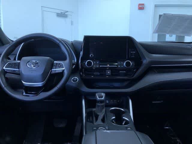 Thumbnail: 2025 Toyota Highlander - 17