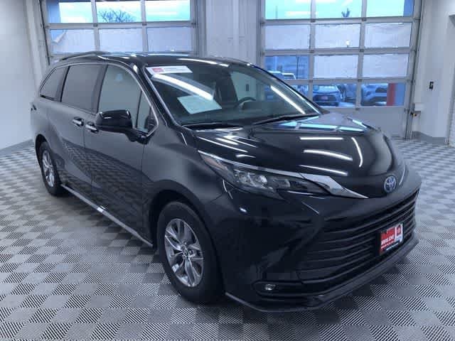 Thumbnail: 2025 Toyota Sienna - 37