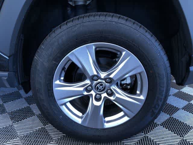 Thumbnail: 2025 Toyota RAV4 - 16