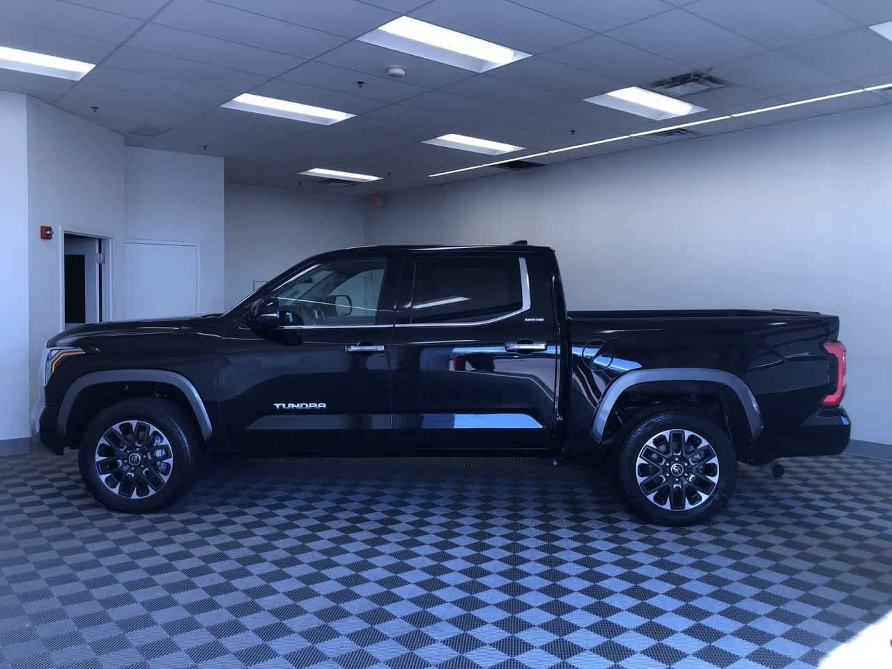 Thumbnail: 2023 Toyota Tundra - 3