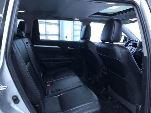 Thumbnail: 2019 Toyota Highlander - 30